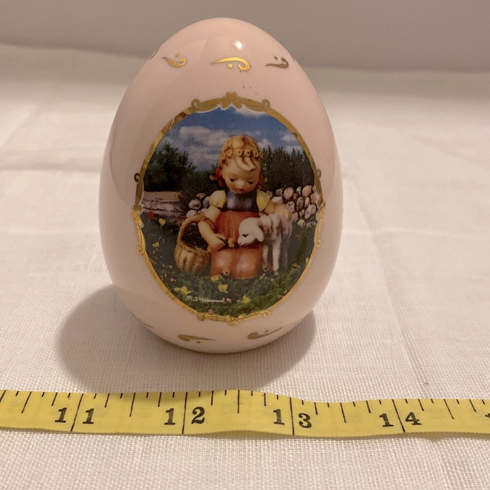 1993 Danbury Mint Hummel Porcelain Egg